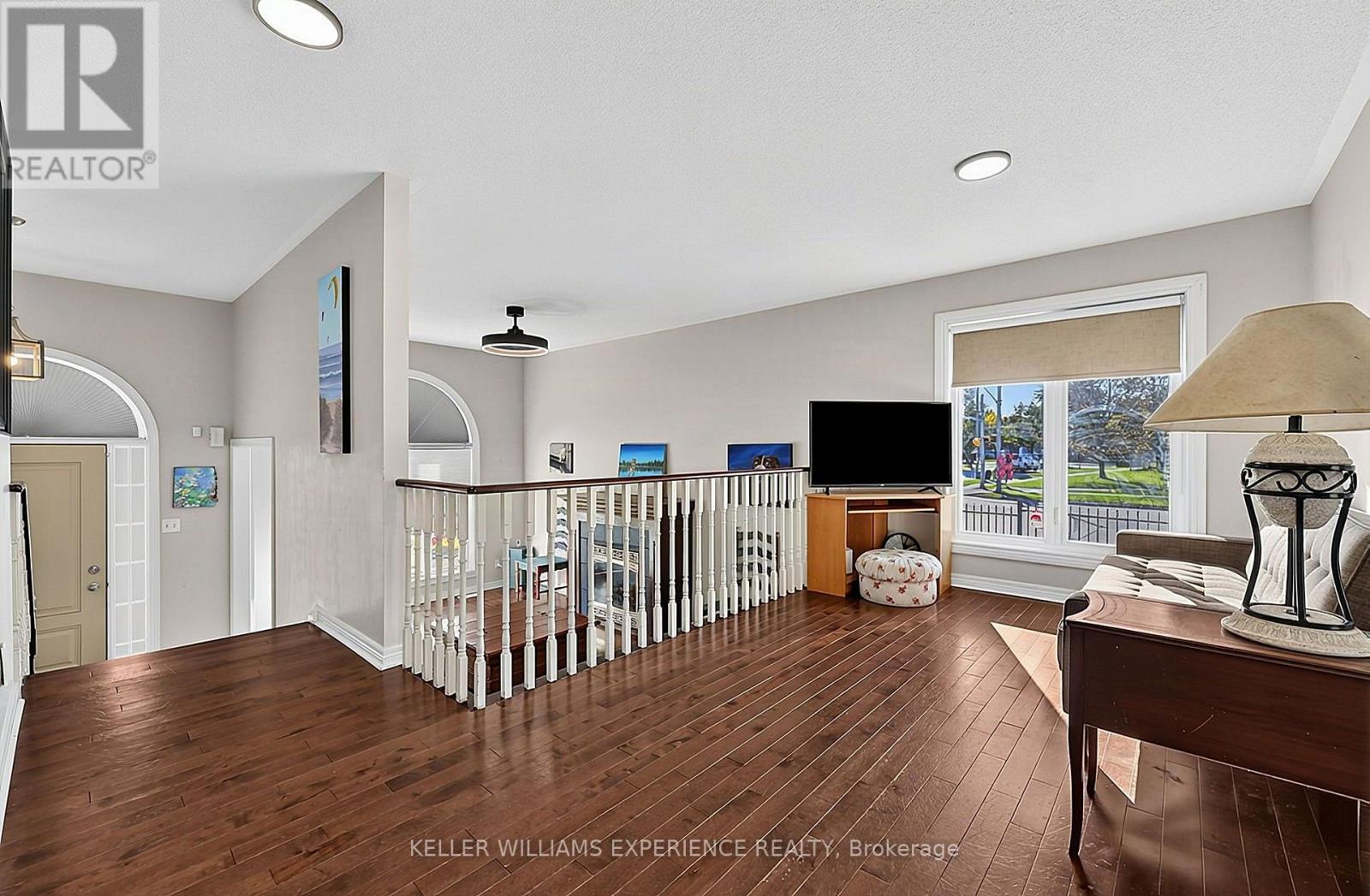169 Emms Drive, Barrie photo 14