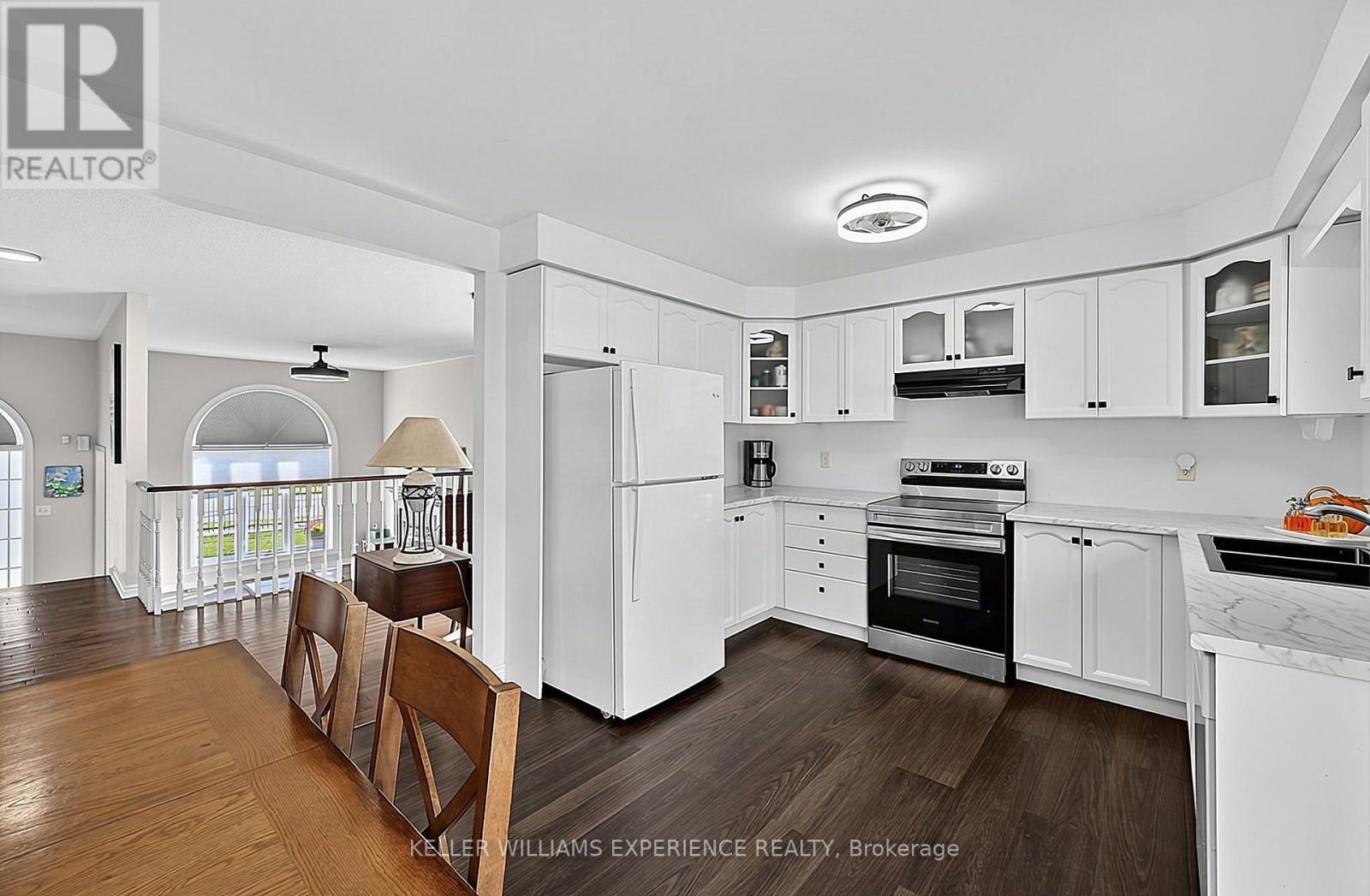 169 Emms Drive, Barrie photo 16