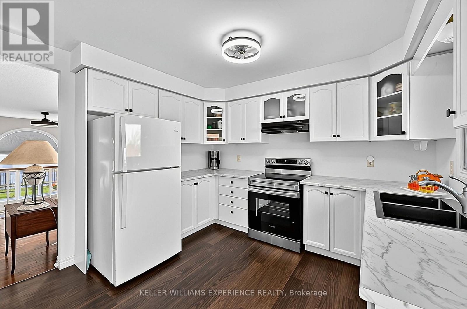 169 Emms Drive, Barrie photo 17