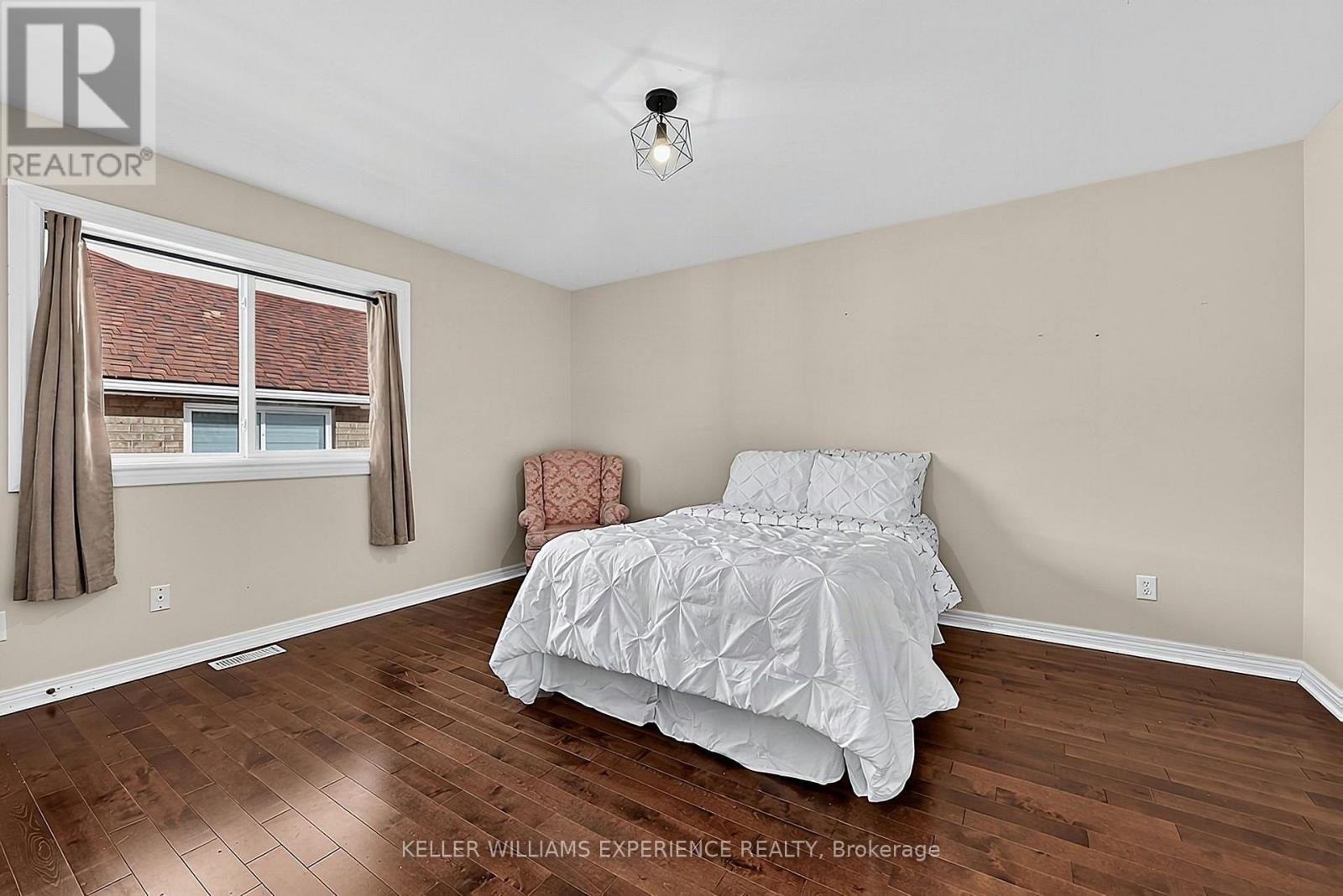 169 Emms Drive, Barrie photo 22
