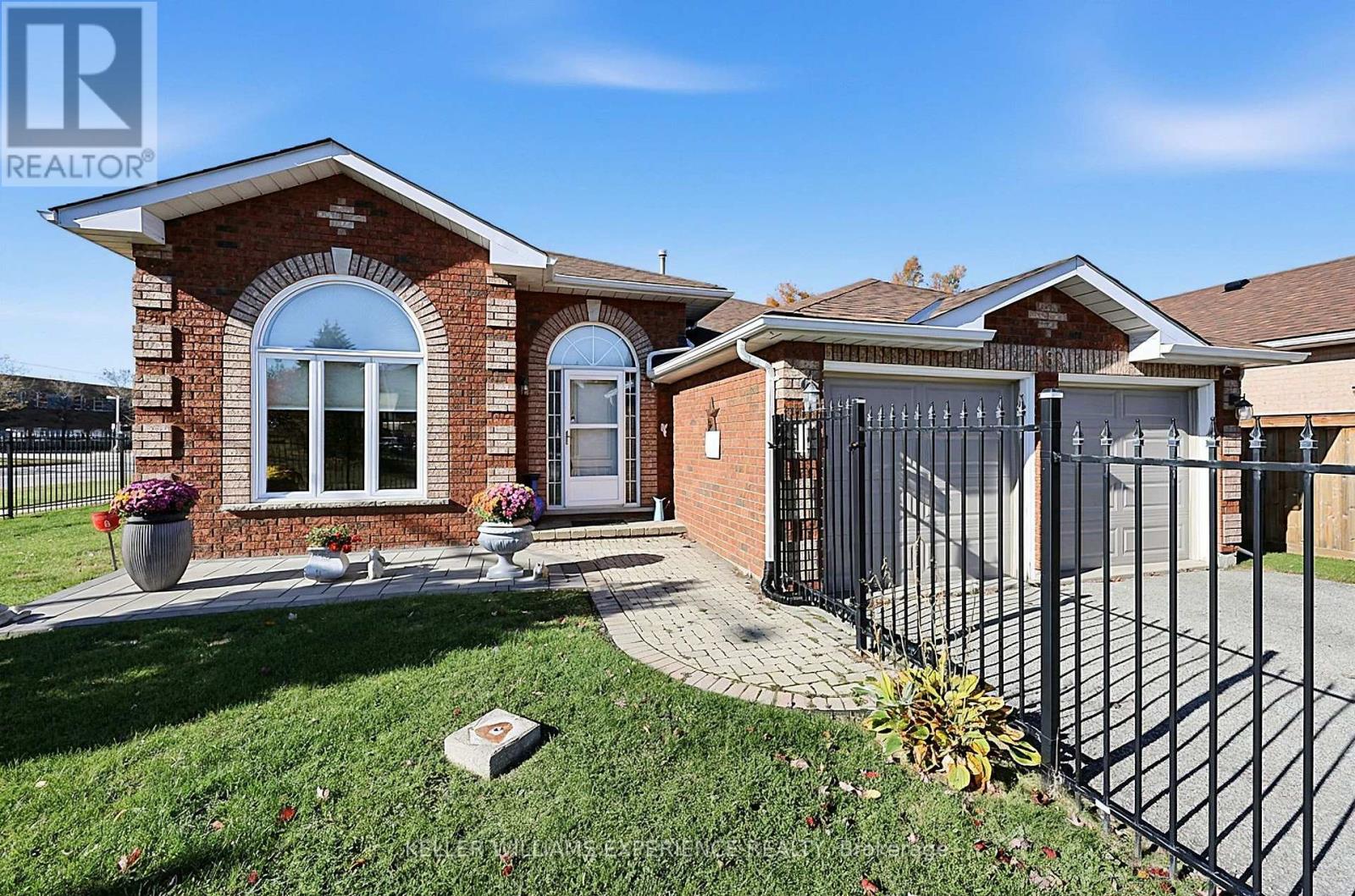 169 Emms Drive, Barrie photo 4