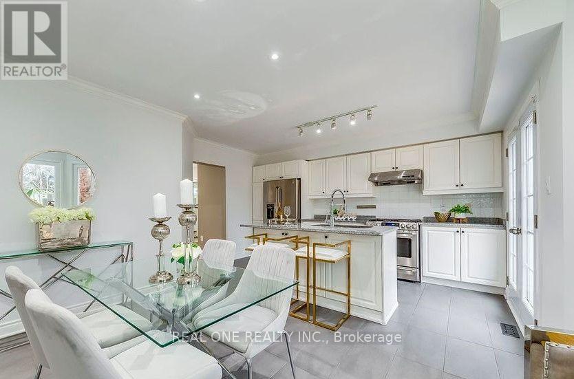 2093 Shorncliffe Boulevard, Oakville, ON photo 14