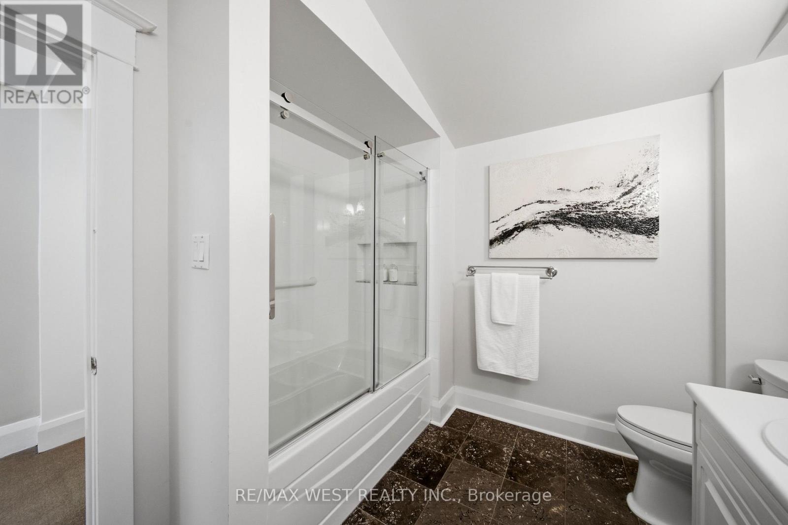 209 CLENDENAN AVENUE - 15