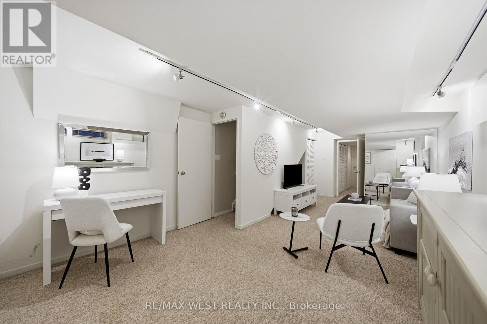 209 CLENDENAN AVENUE - 18