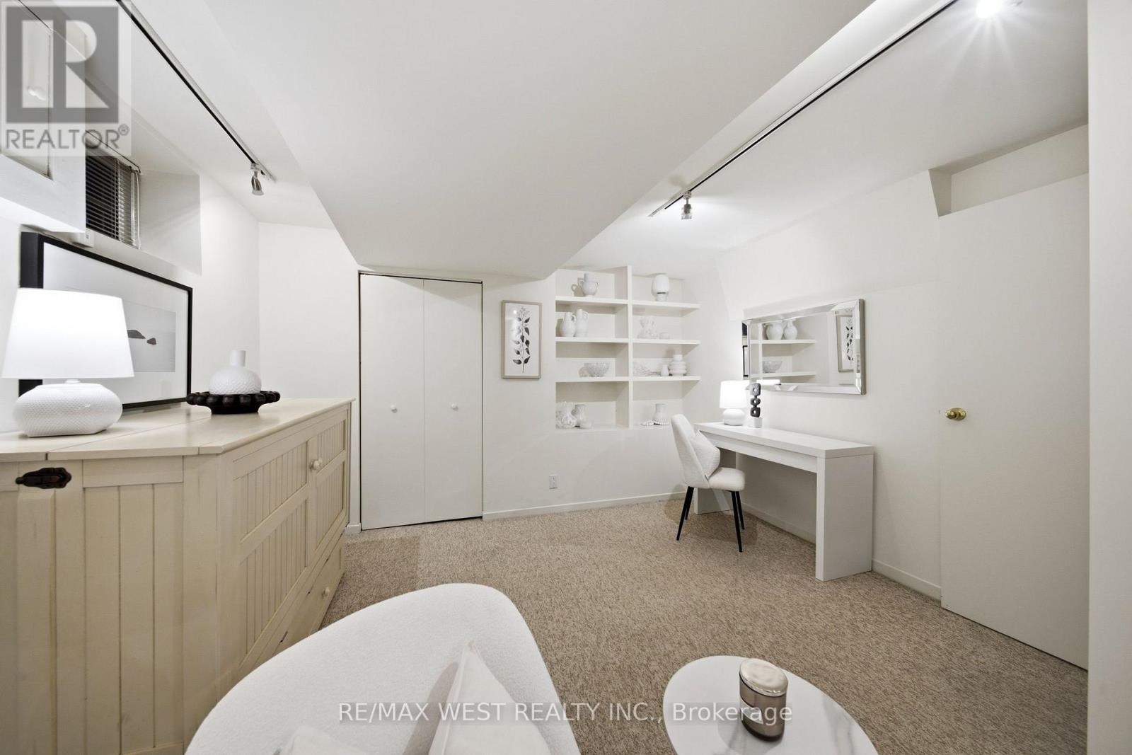 209 CLENDENAN AVENUE - 20