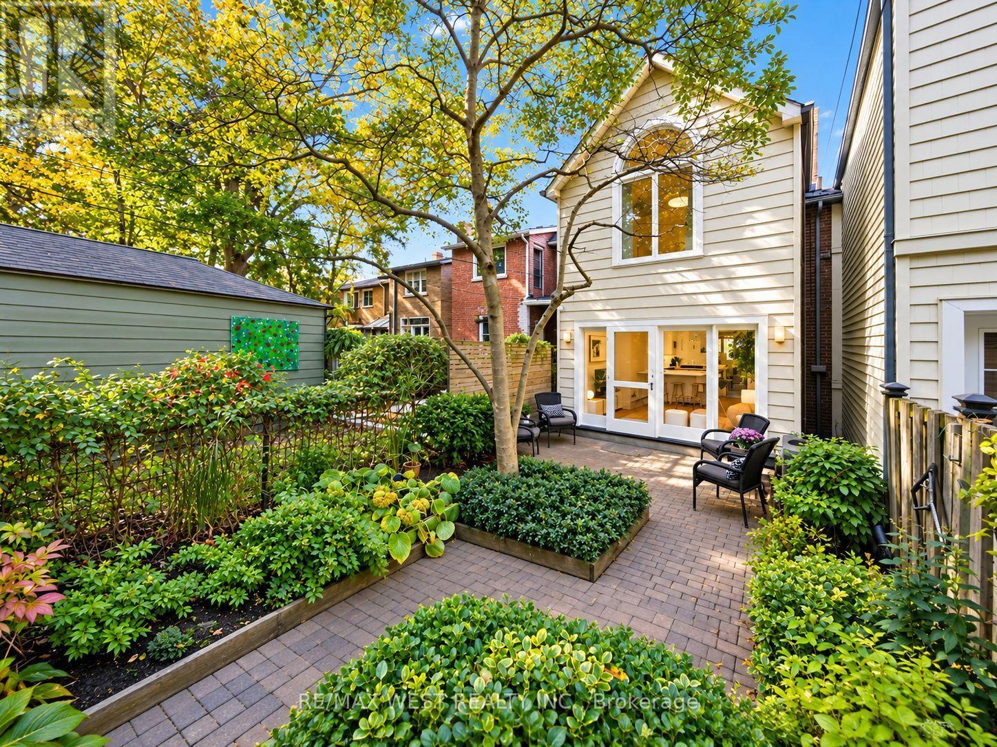 209 CLENDENAN AVENUE - 23