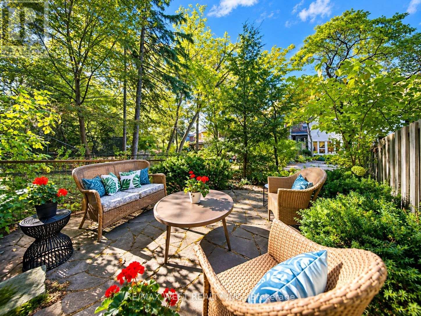 209 CLENDENAN AVENUE - 25