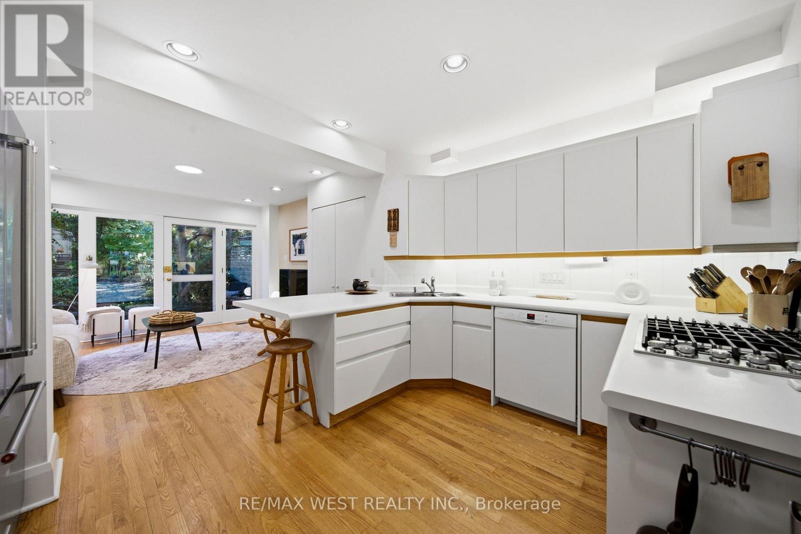 209 CLENDENAN AVENUE - 7