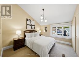 209 Clendenan Avenue, Toronto, ON M6P2W9 Photo 17