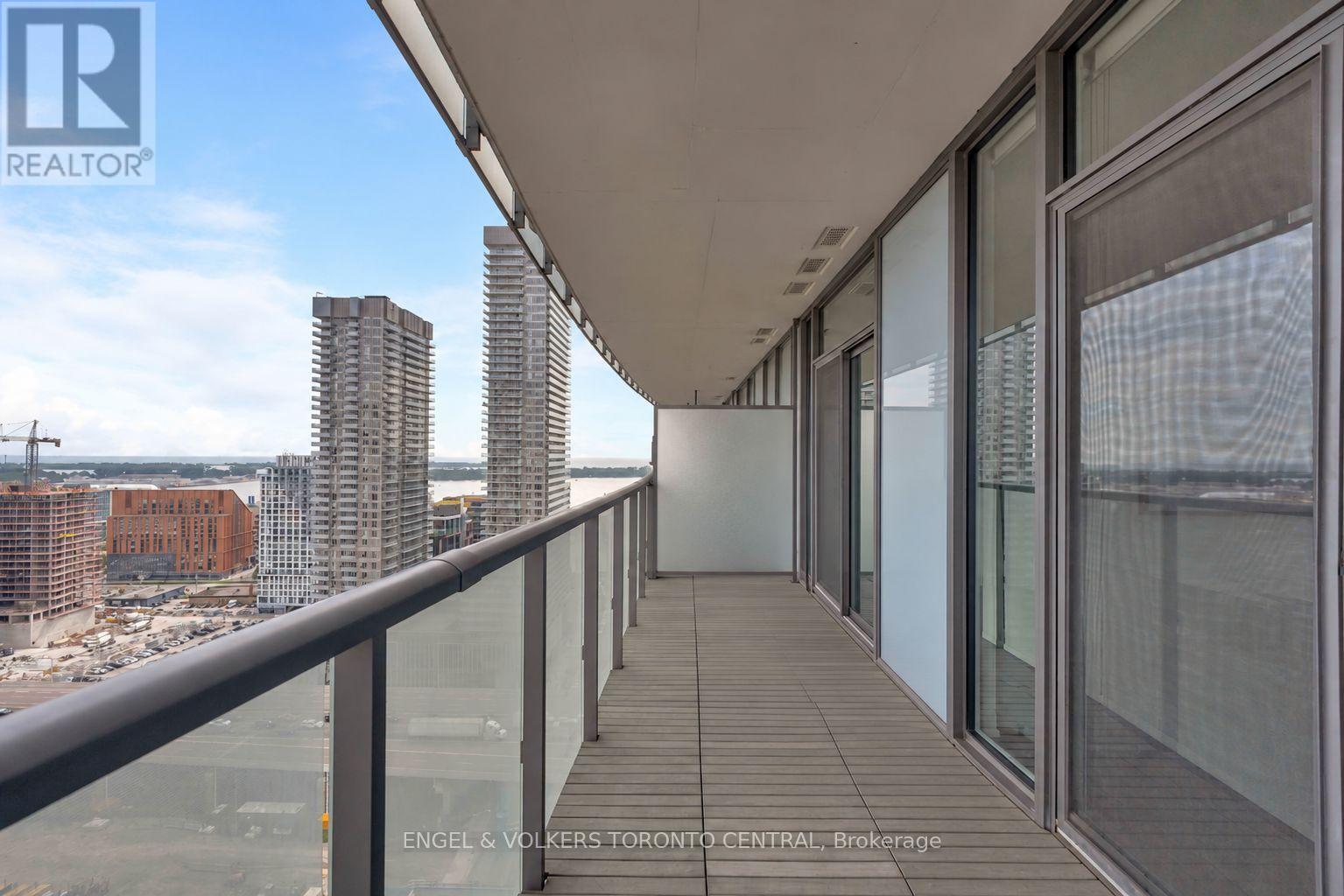 1 Market Unit 2405 photo 2