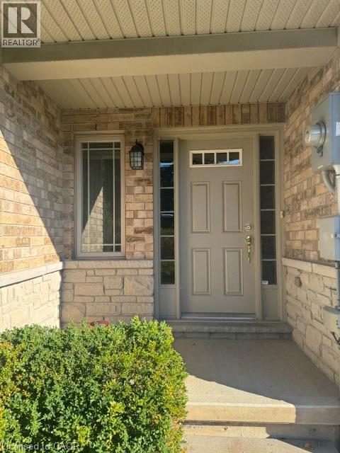 43 HEMLOCK Way, Grimsby — photo 3