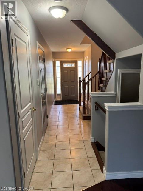 43 HEMLOCK Way, Grimsby — photo 4