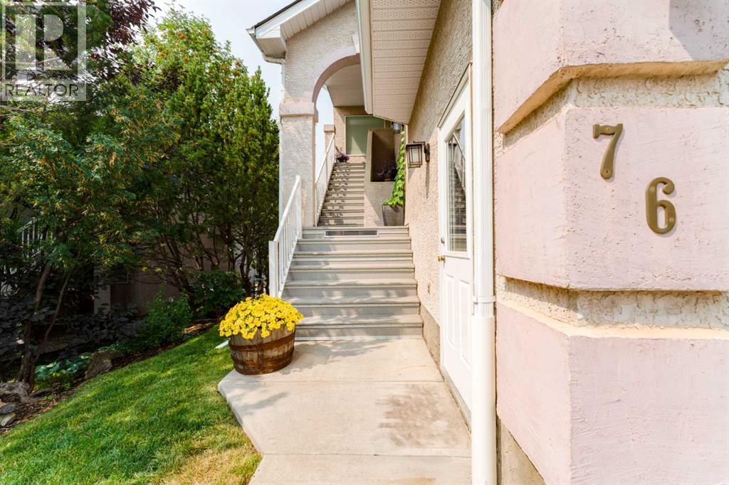 76 Sierra Morena Green SW, Calgary
