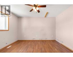 4pc Bathroom - 2385 Hatcher Drive Ne, Medicine Hat, AB T1C1X5 Photo 10