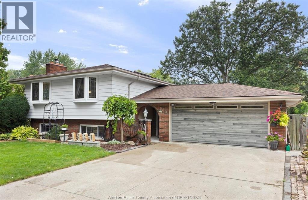 MLS# 26025760: 1880 Liberty  Unit# UPPER, Windsor, Canada
