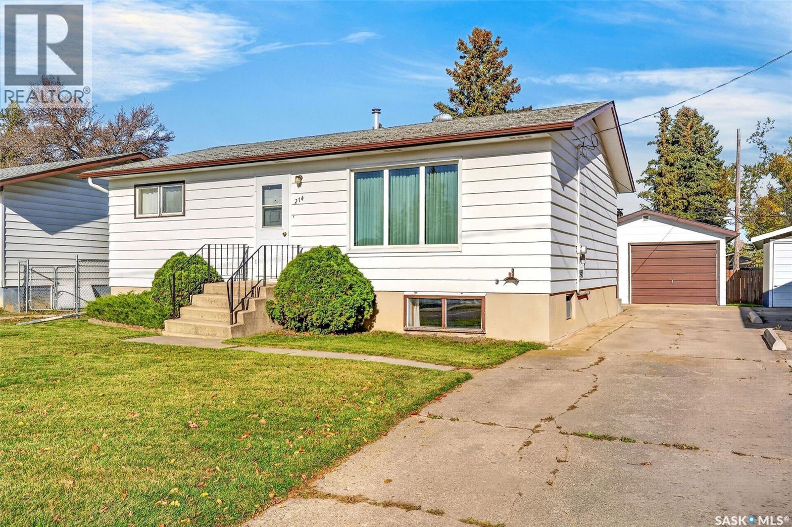 214 Burns AVENUE W, Melfort