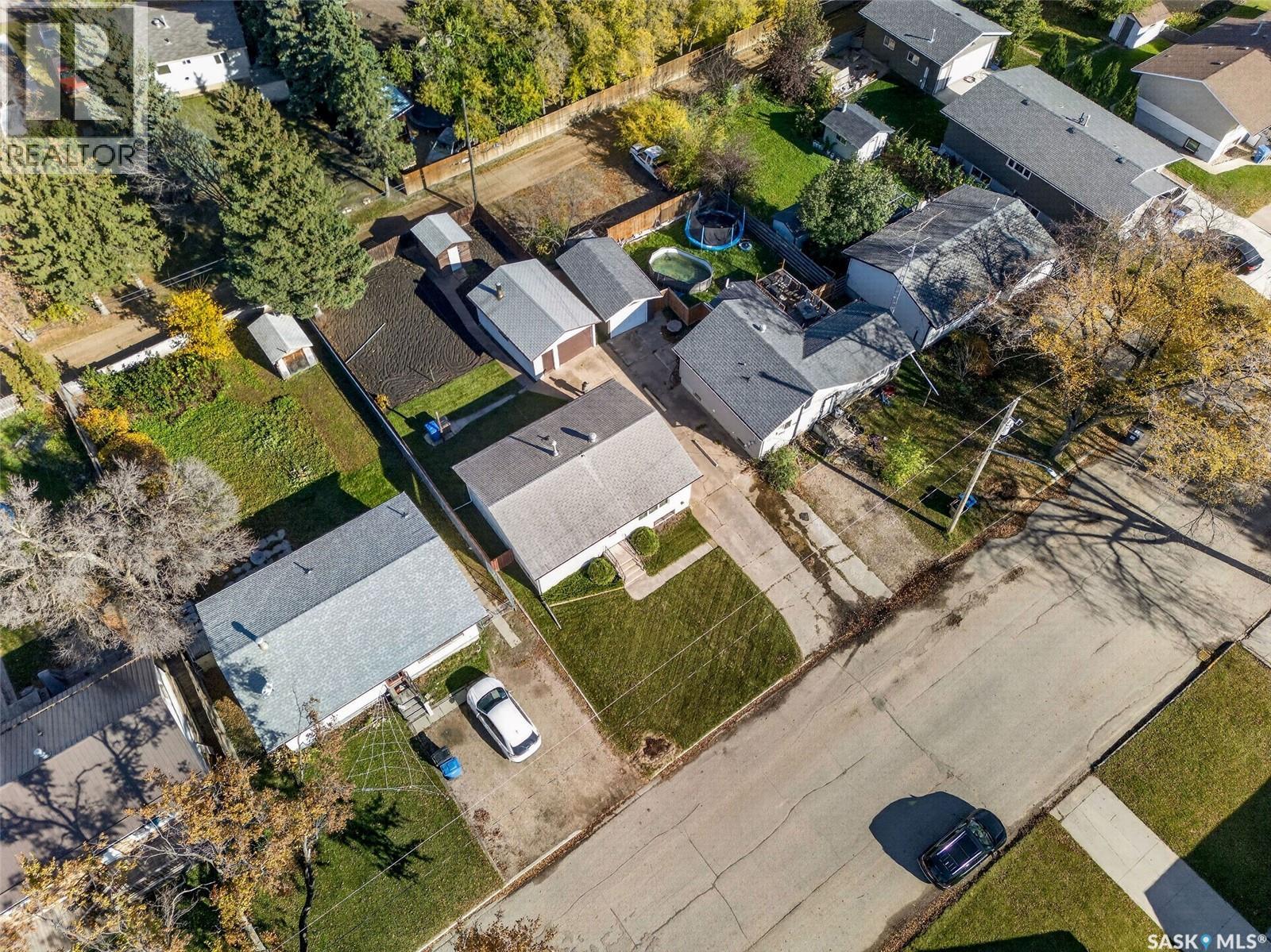 214 Burns AVENUE W, Melfort — photo 2