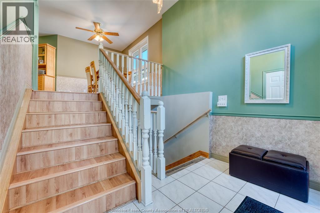 1583 CHATEAU photo 4