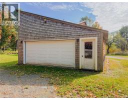Mud room - 1980 Route 105, Southampton, NB E6G1M8 Photo 8