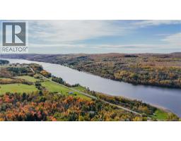 Recreation room - 1980 Route 105, Southampton, NB E6G1M8 Photo 7