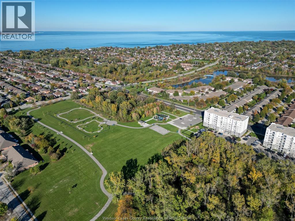1583 CHATEAU AVENUE - 32