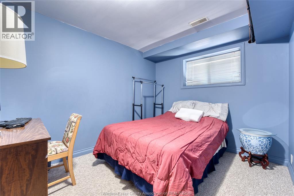 1583 CHATEAU AVENUE - 25