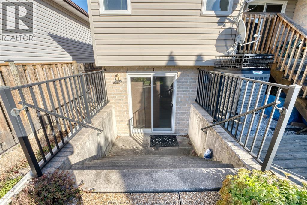1583 CHATEAU AVENUE - 29