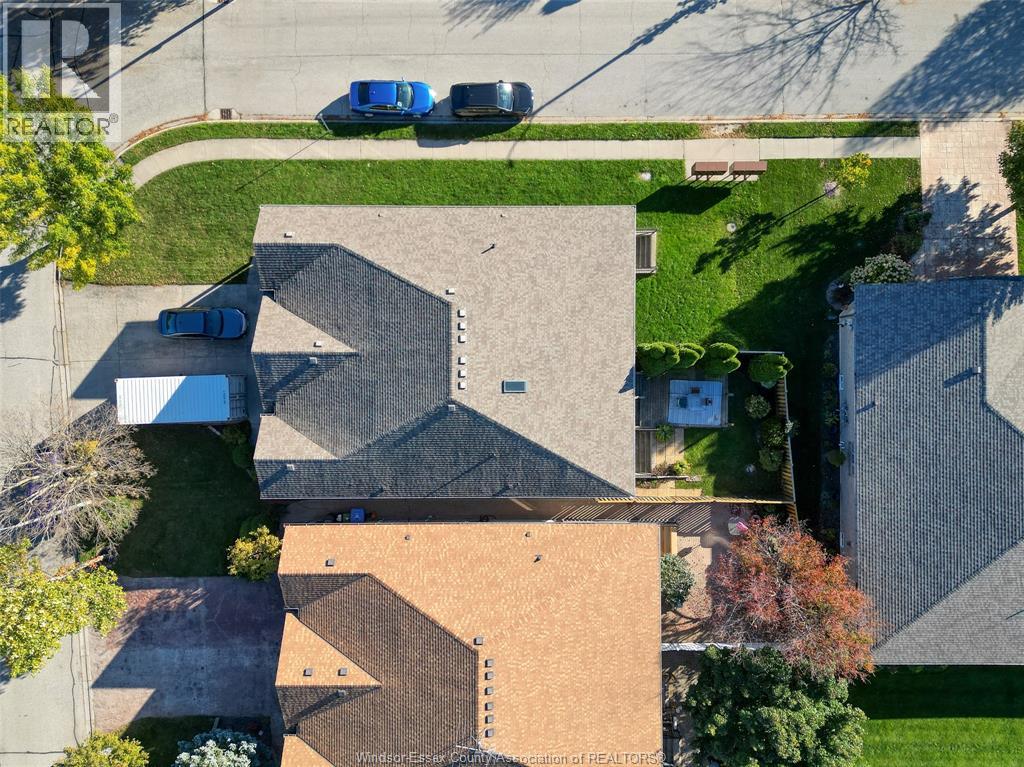1583 CHATEAU AVENUE - 31