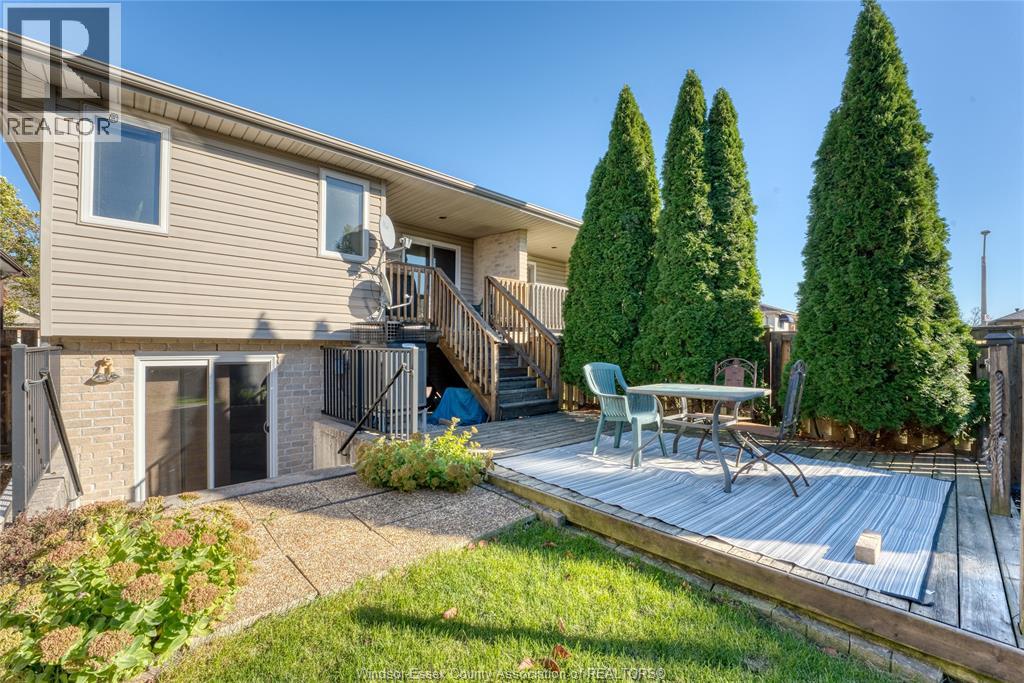 1583 CHATEAU AVENUE - 28