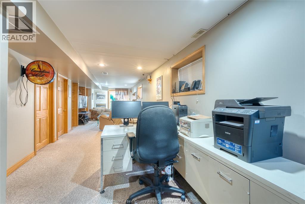 1583 CHATEAU AVENUE - 19