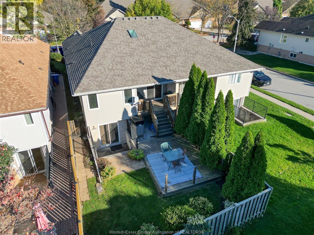 1583 CHATEAU AVENUE - 30