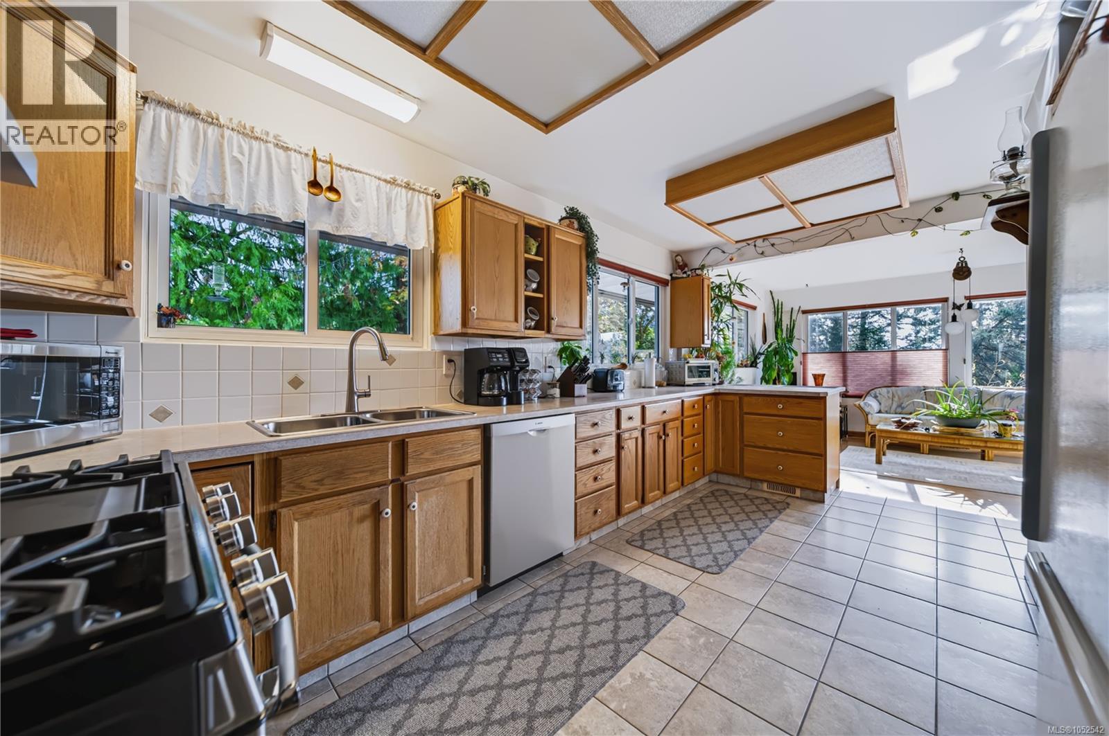 1927 Richardson Rd - 7
