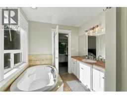 Bedroom - 2995 Wild Rose Blvd, Nanoose Bay, BC V9P9E4 Photo 18