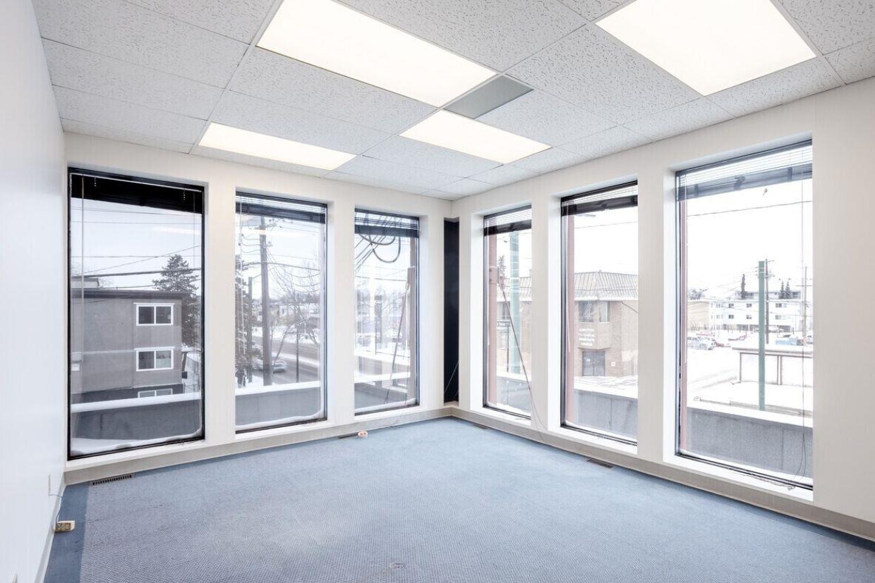 10303 107 ave NW, Edmonton — photo 8