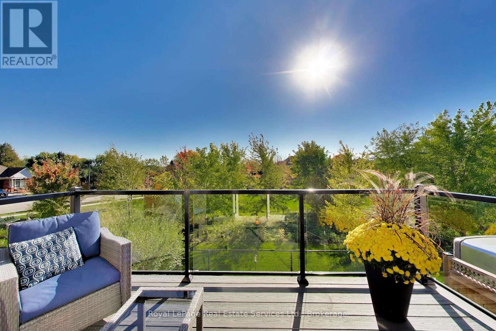 #29 4241 SARAZEN DRIVE - 13