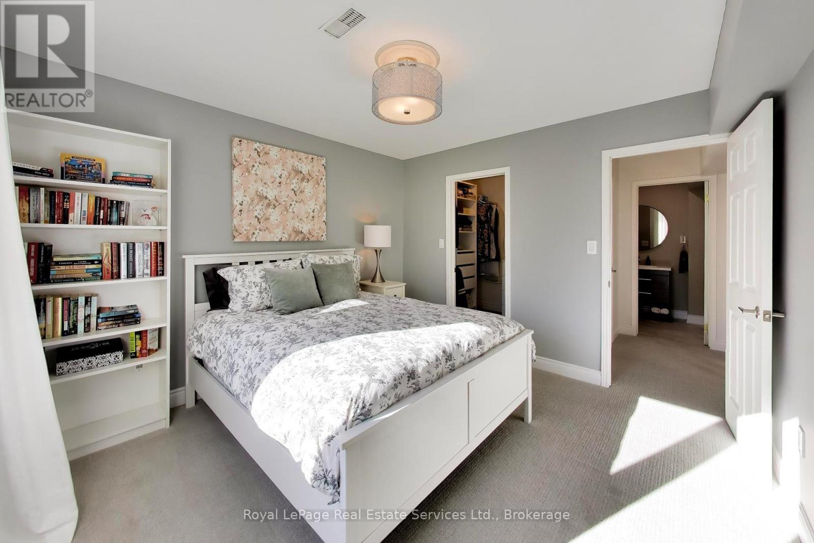 #29 4241 SARAZEN DRIVE - 23