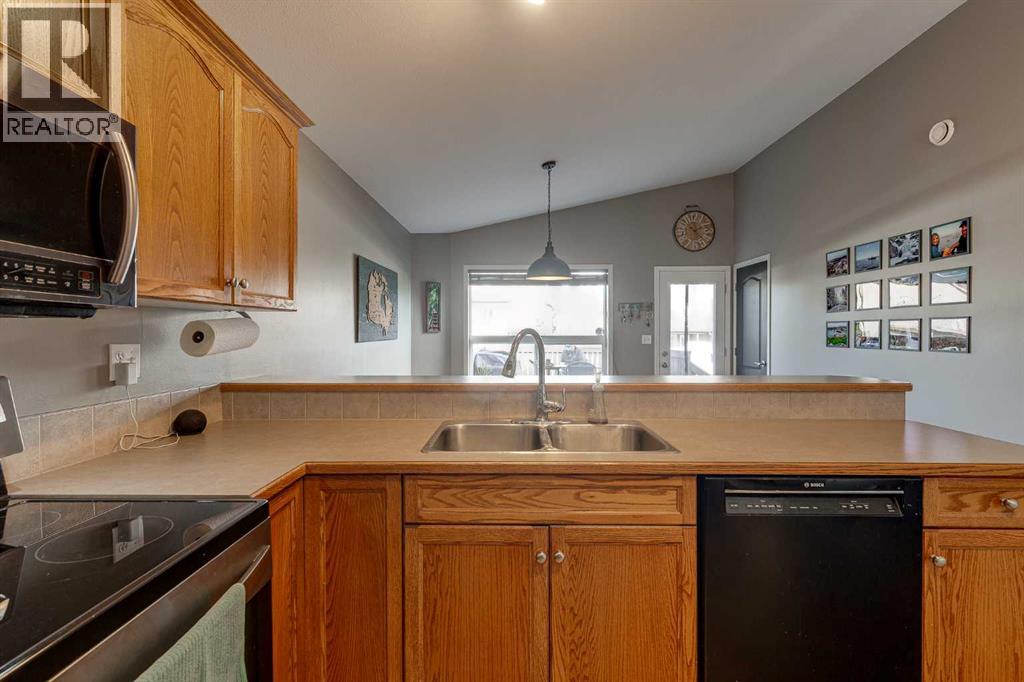 Listing photo – 51 Plumtree Crescent, Blackfalds
