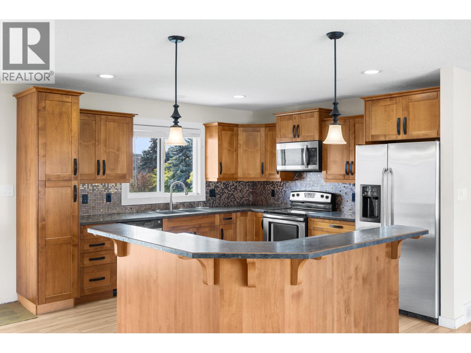  2582 Neufeld Crescent, West Kelowna