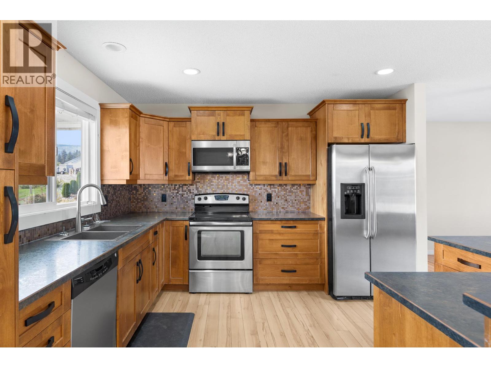 2582 Neufeld Crescent, West Kelowna