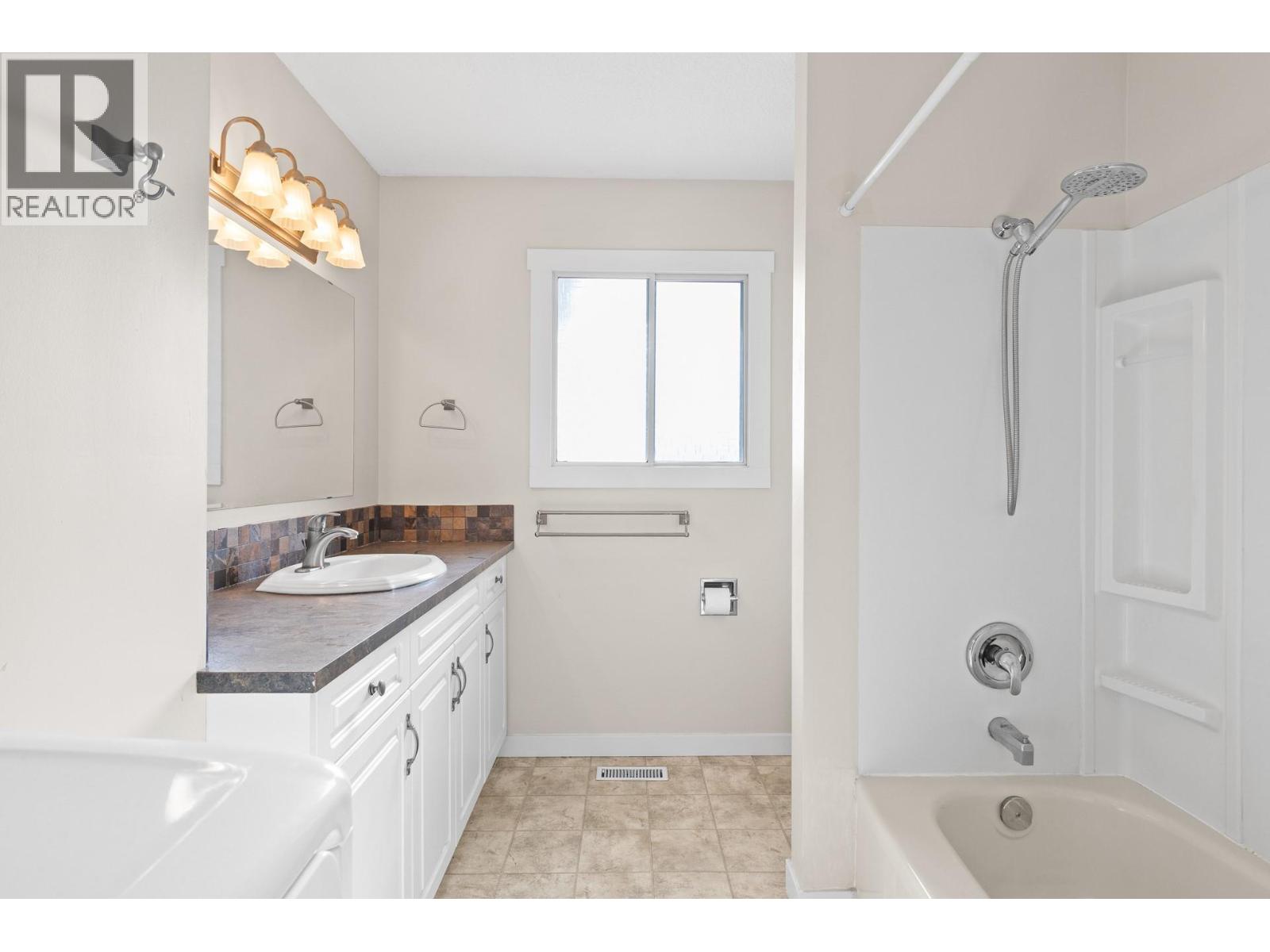 2582 Neufeld Crescent - 21