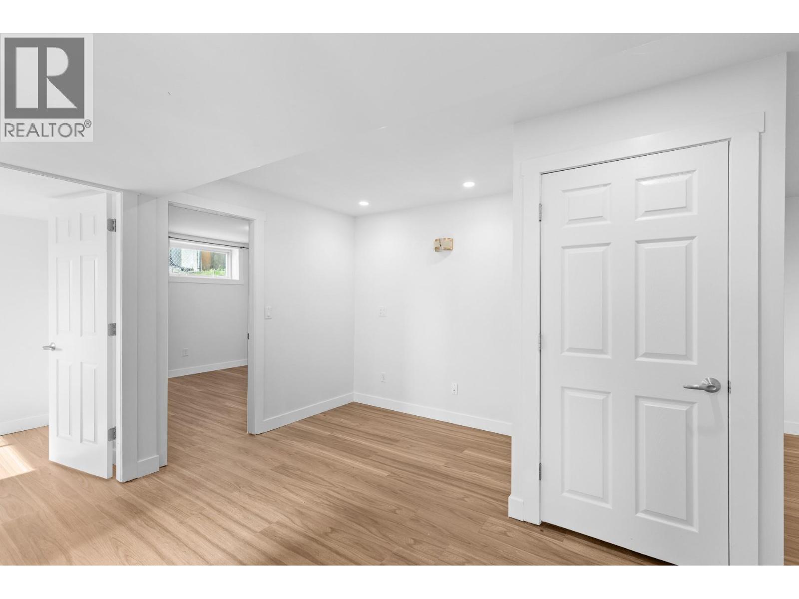 2582 Neufeld Crescent - 35