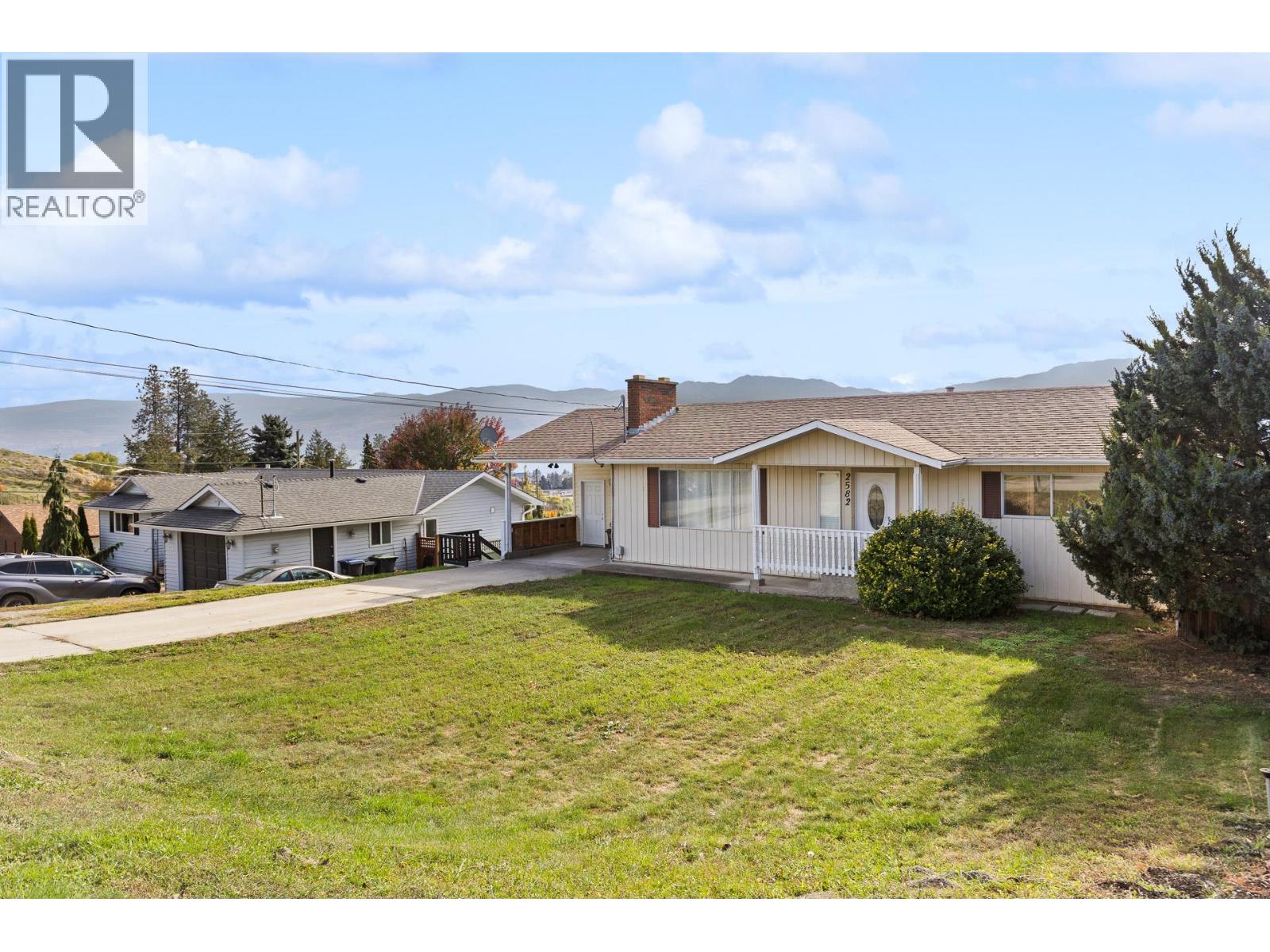  2582 Neufeld Crescent, West Kelowna