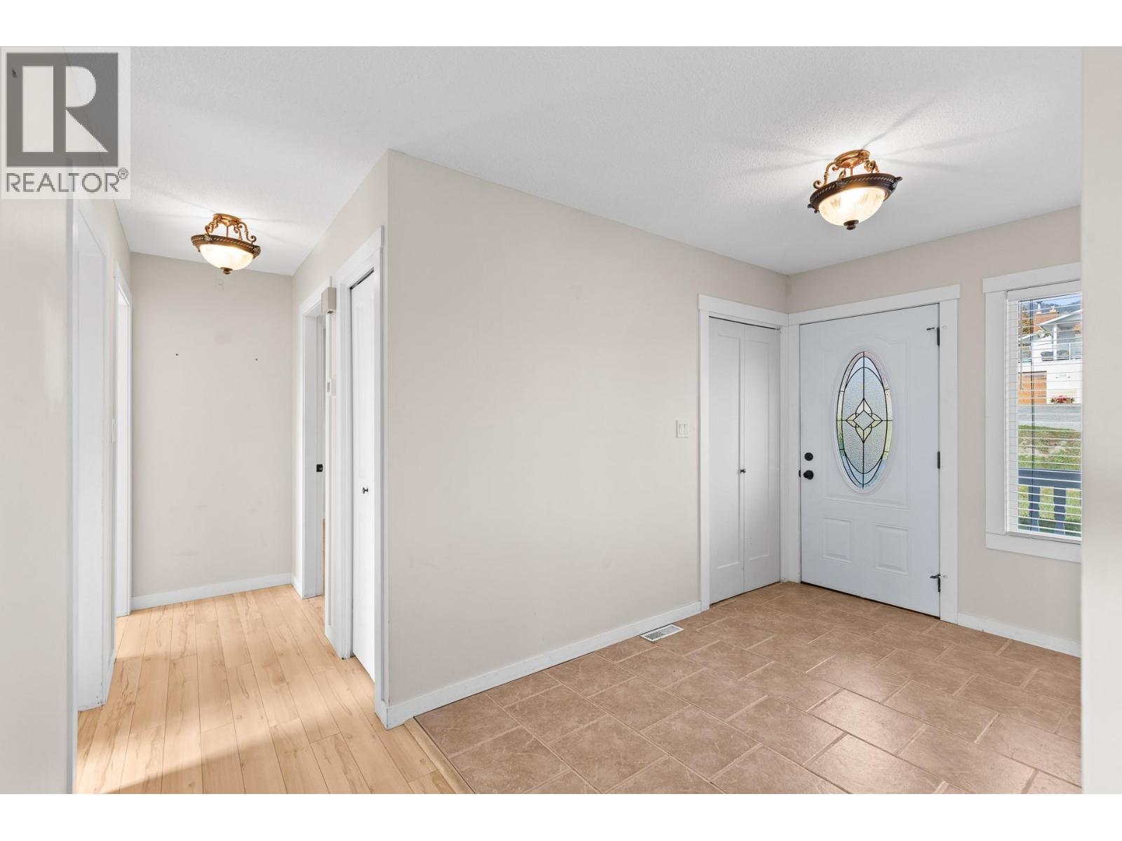 2582 Neufeld Crescent - 6