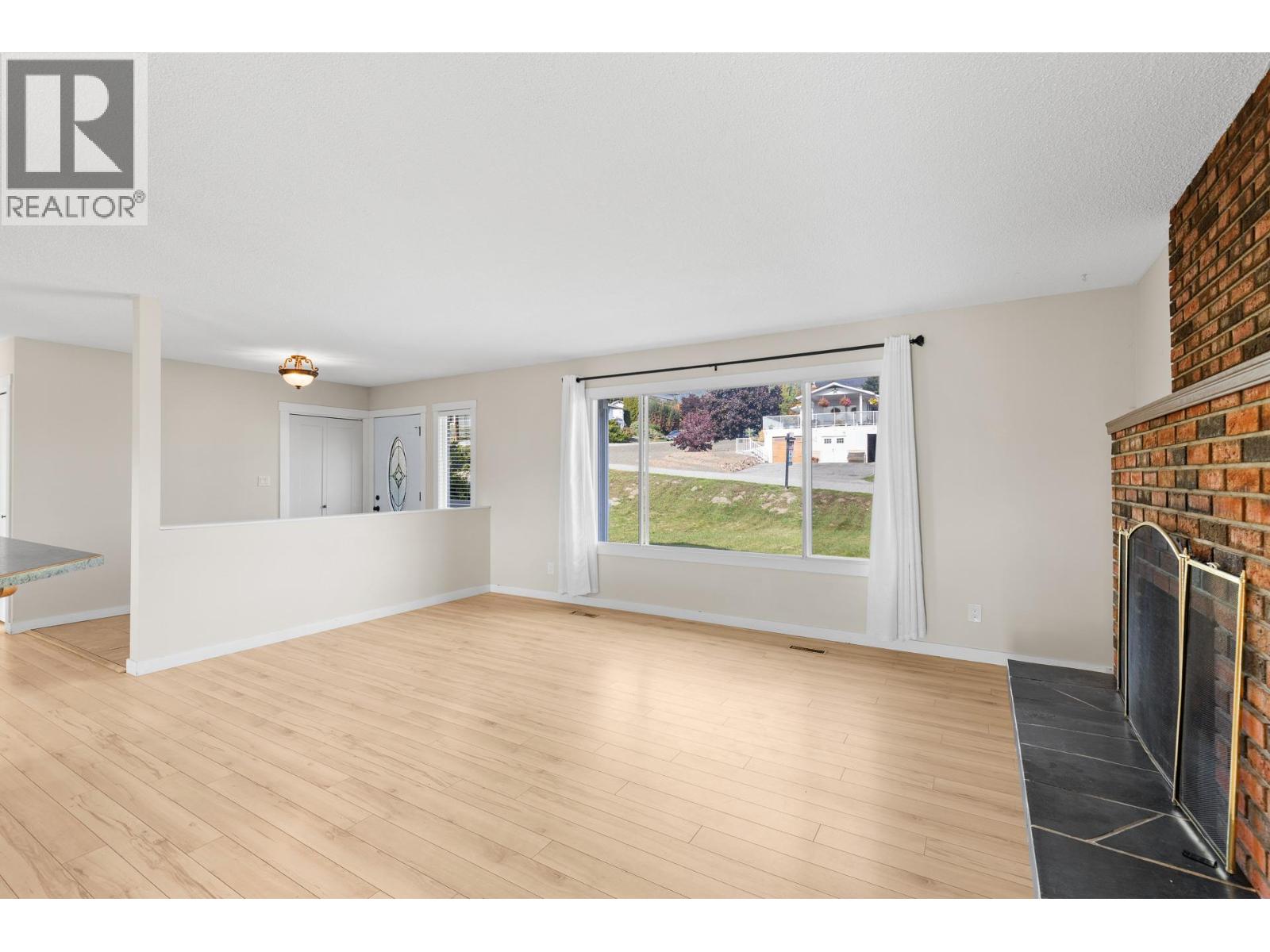 2582 Neufeld Crescent, West Kelowna