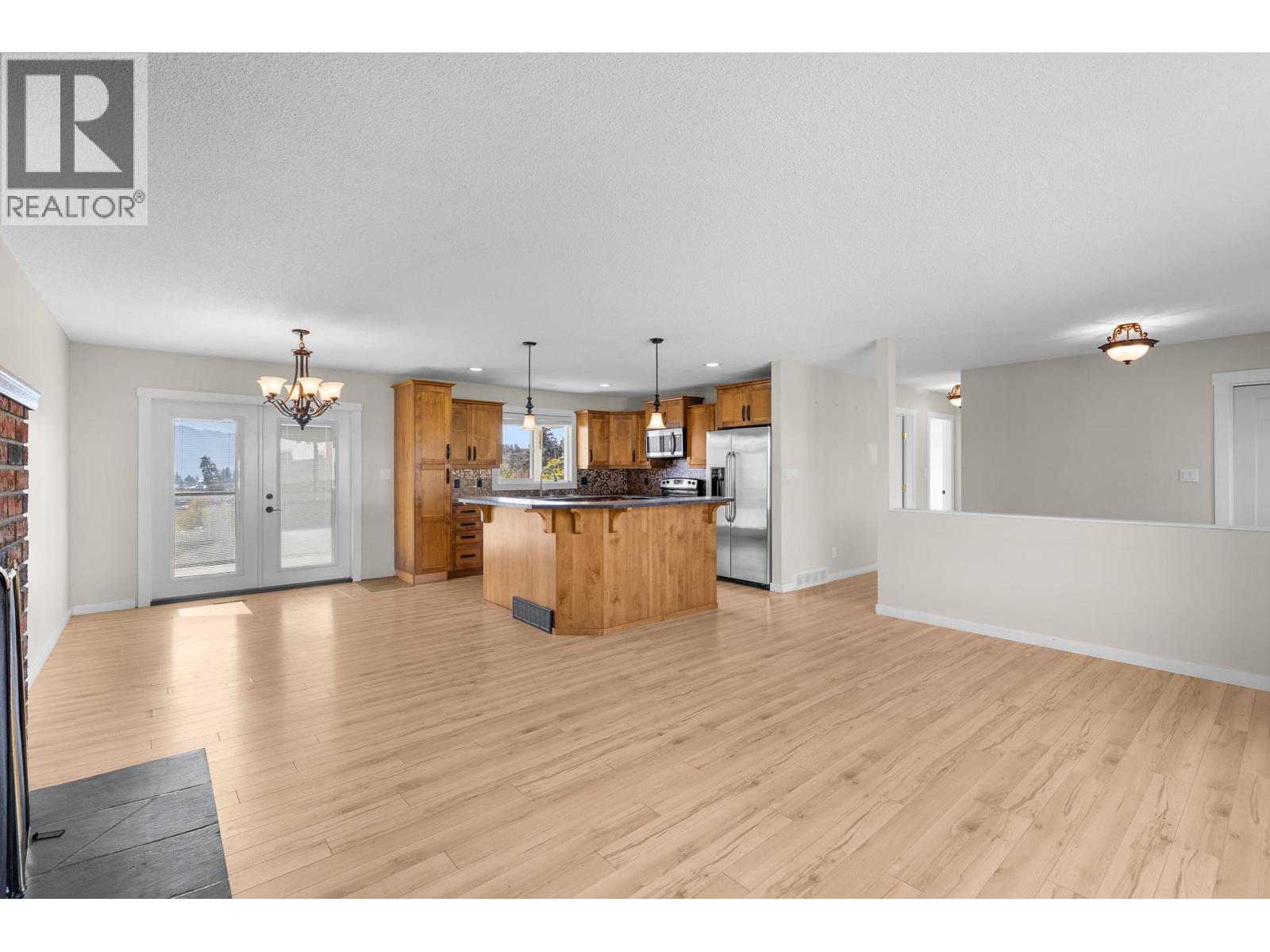2582 Neufeld Crescent - 9