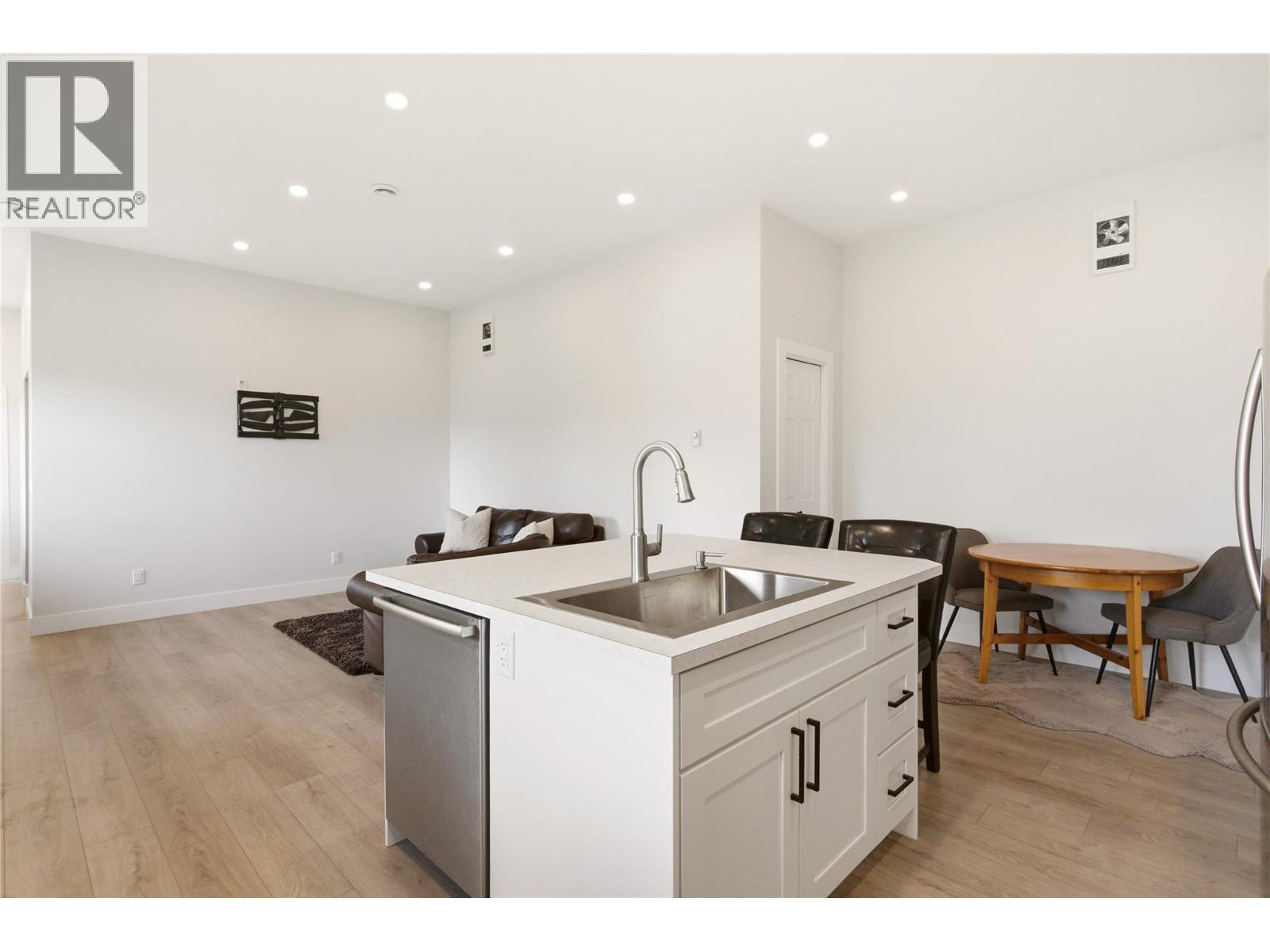1030 Skeena Drive, Kelowna