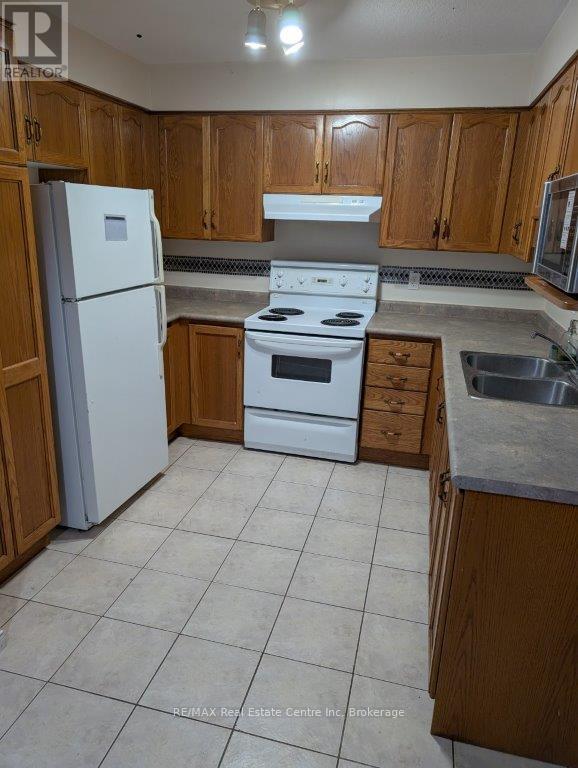 75 Ryde Unit B photo 2