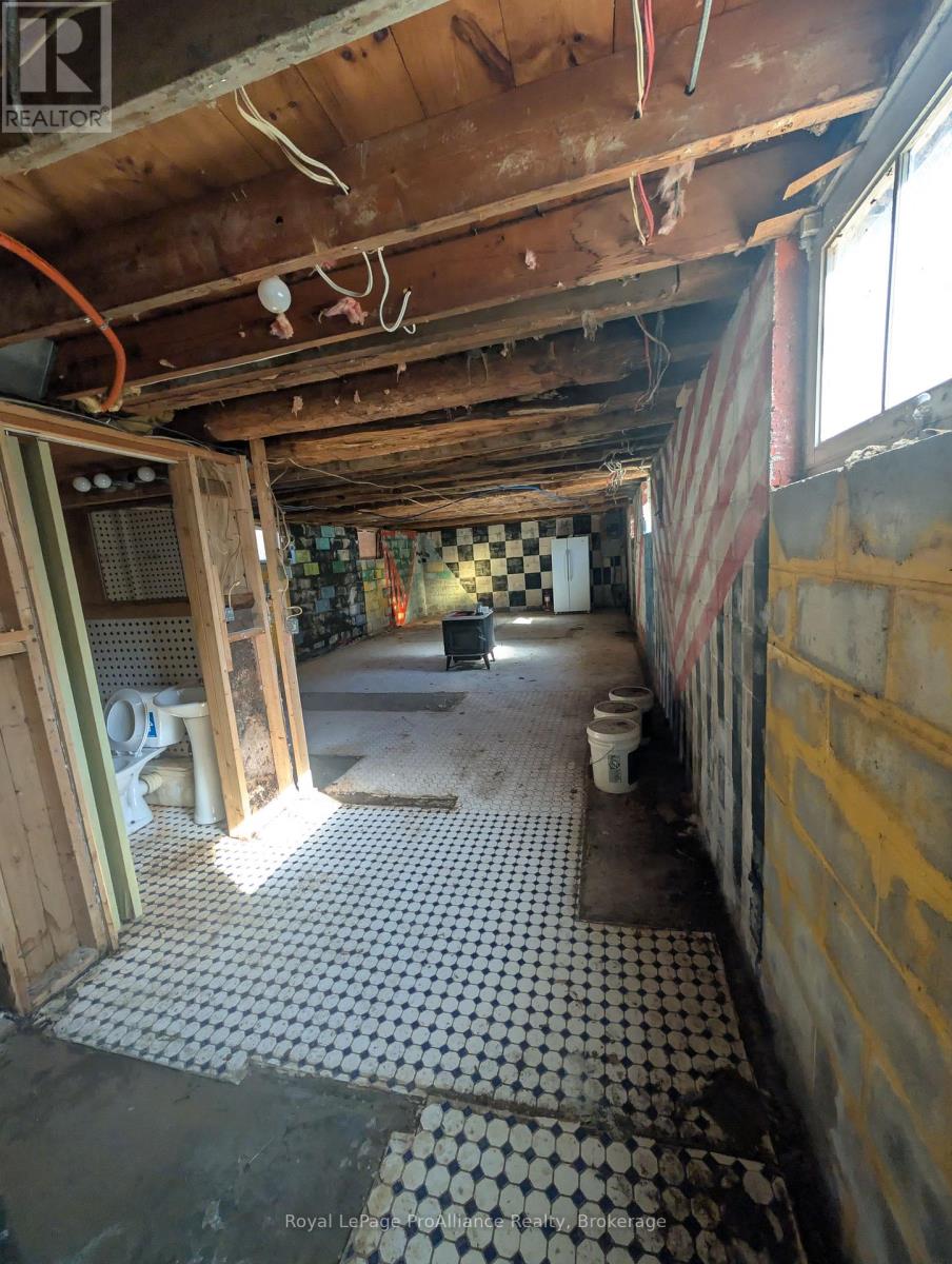 14184 Hwy 41, Addington Highlands, ON photo 9