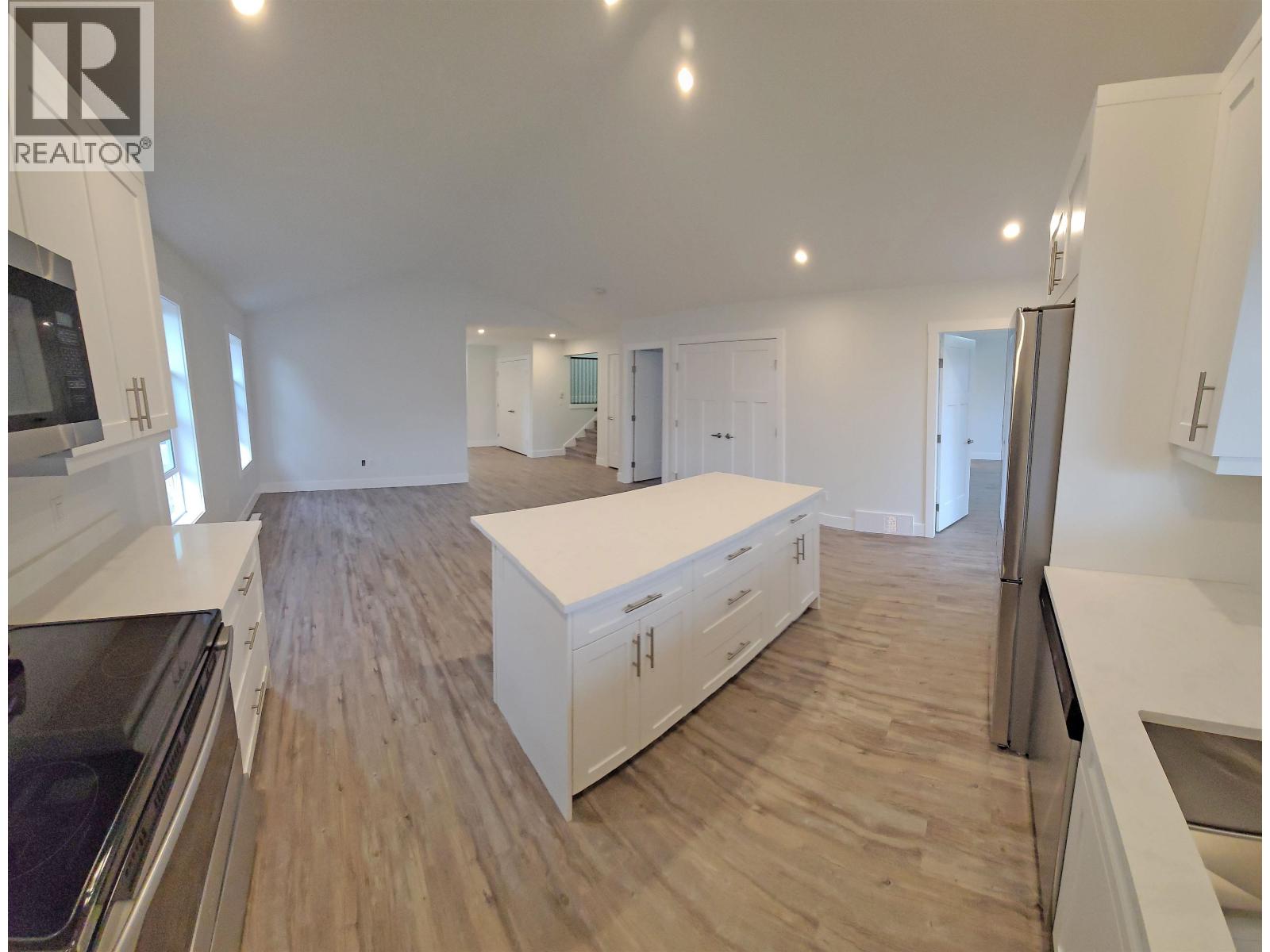 8420 88 AVENUE - 12