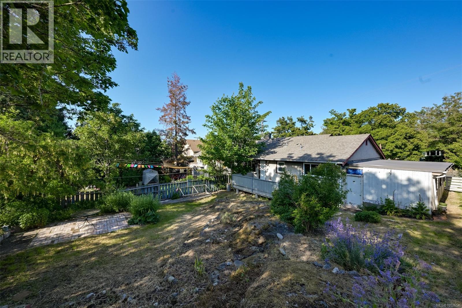  2550/2552 Belmont Avenue, Victoria
